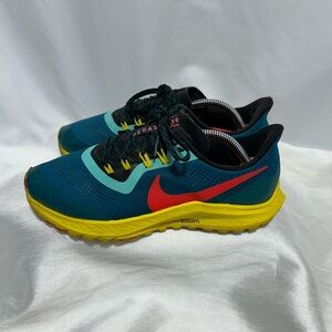 Nike Pegasus 36 - Teal and Yellow Trail Shoes. Size 9.